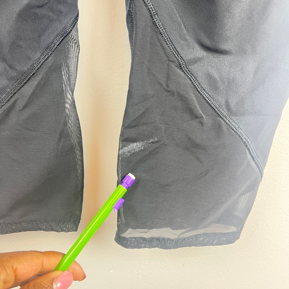 Lululemon Black Cropped Mesh Leggings Side Pockets 10 - Picture 6 of 8